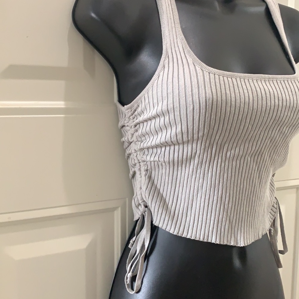 Grey ribbed scrunch top
